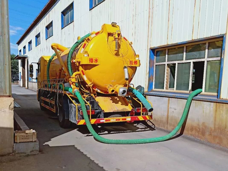 锁三厂区化粪池清理